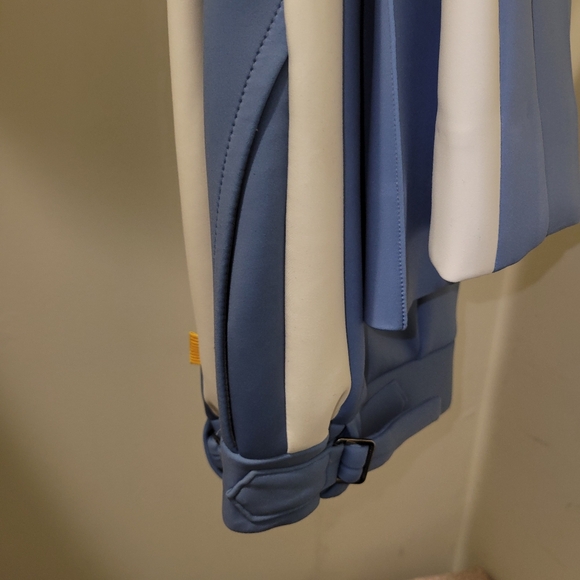 Suits - Picture 7 of 16